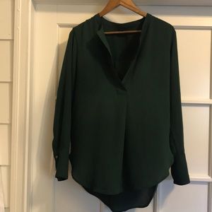 Banana Republic Hi-Lo hunter green dress shirt A8